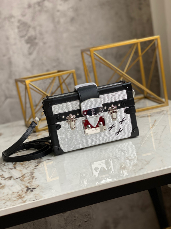 l0*is V*t0n petite malle