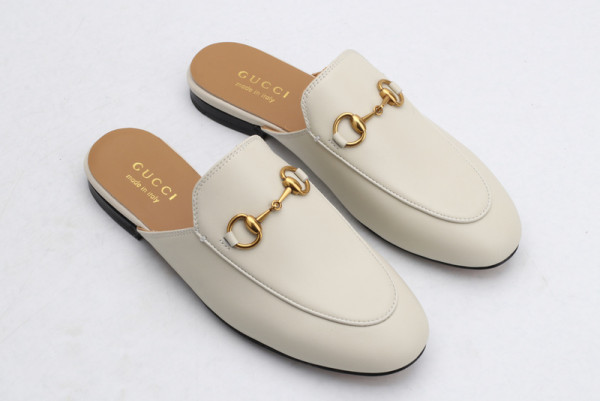 G*u*i princetown leather slipper