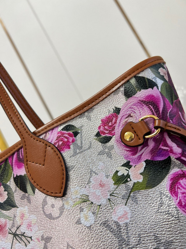 l0*is V*t0n neverfull mm