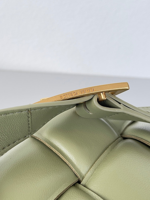 bo*te*ga Ve*ne*ta cassette