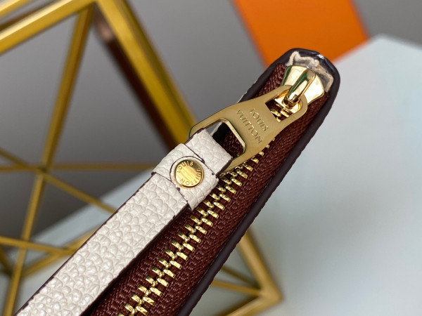 l0*is V*t0n daily pouch