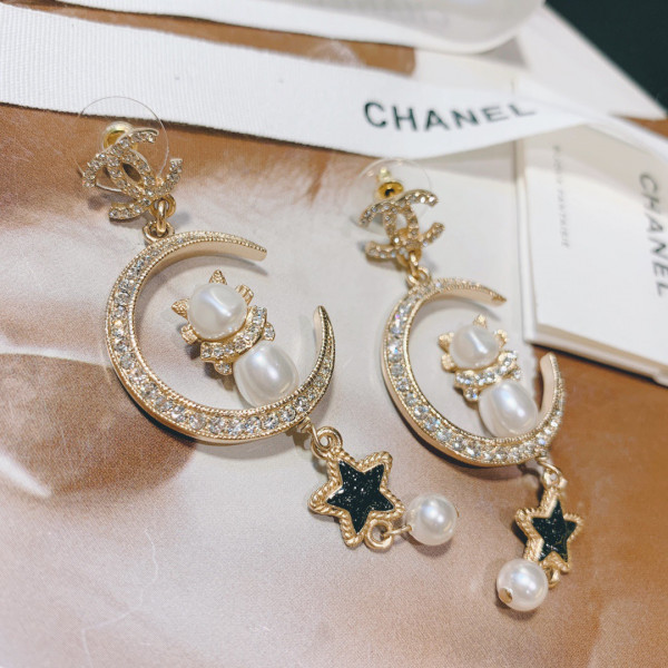 CL EARRINGS