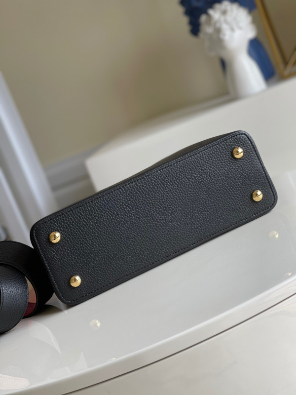 l0*is V*t0n capucines pm