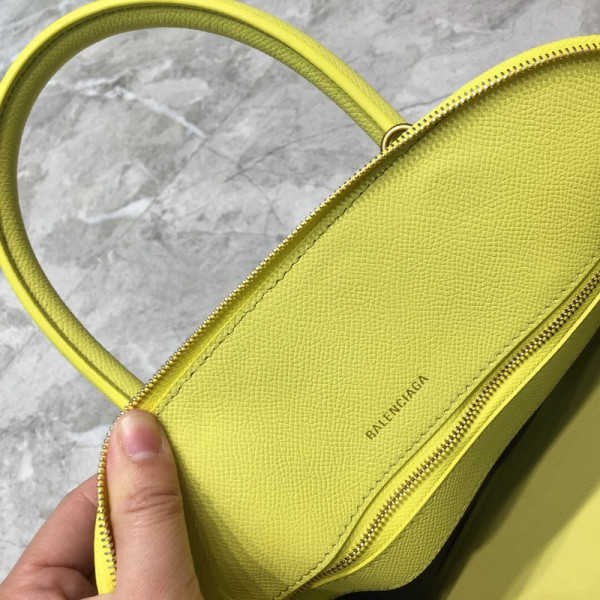 Ba*len*cia*ga ville top handle s