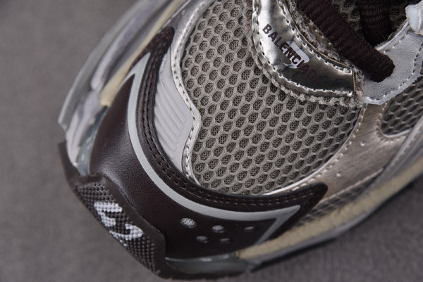 Ba*len*cia*ga runner