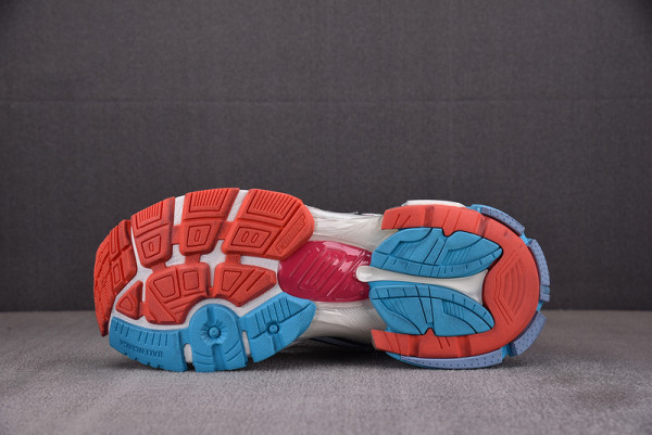 Ba*len*cia*ga runner