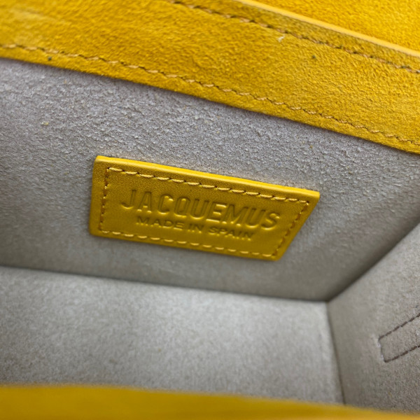 JACQUEMUS Le Chiquito Mini Bag