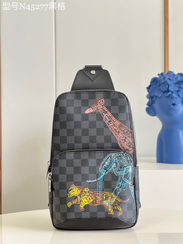 l0*is V*t0n avenue slingbag