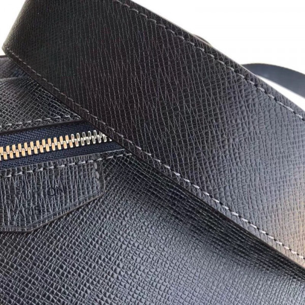 l0*is V*t0n outdoor messenger pm