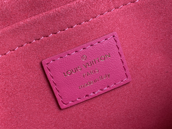 l0*is V*t0n new wave chain bag