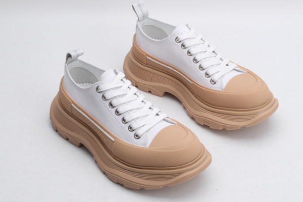 ale*d*r M*Q*en tread slick lace up