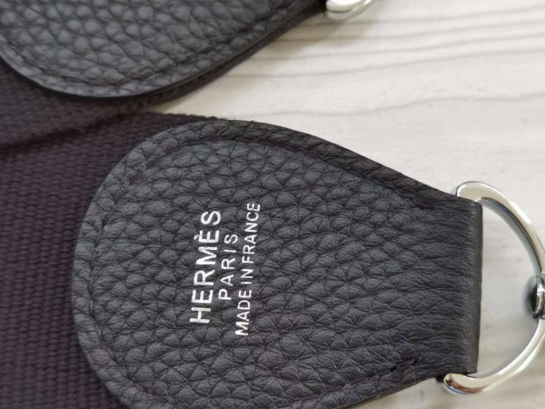 H**mes adjustable shoulder strap