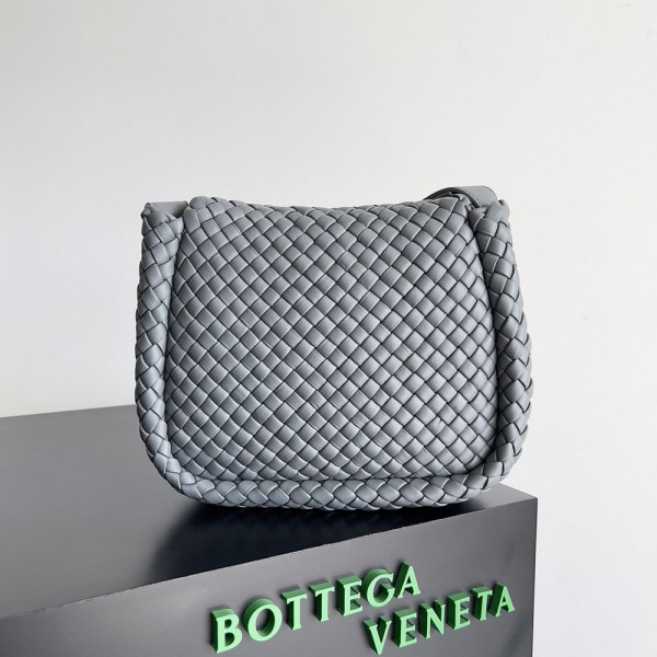 bo*te*ga Ve*ne*ta small cobble shoulder bag