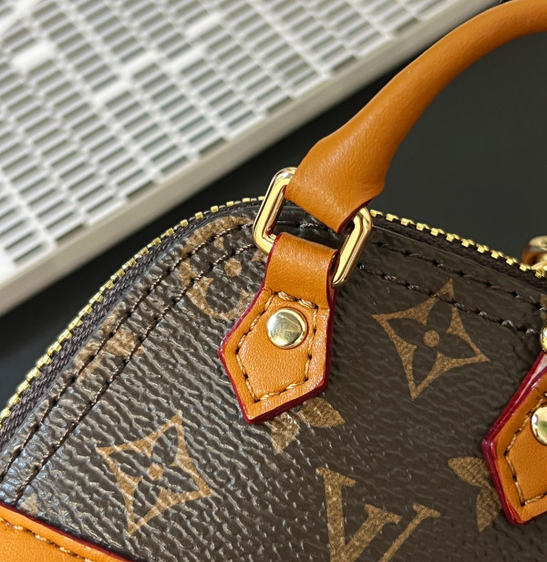 l0*is V*t0n kaey chain