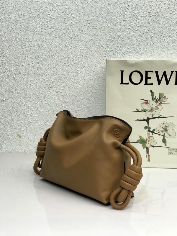 Lowee Mini Flamenco clutch-18-23.9-9cm