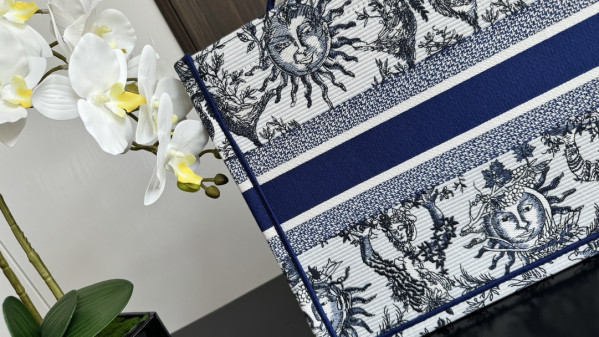 MEDIUM DIRO BOOK TOTE-36*18*28CM