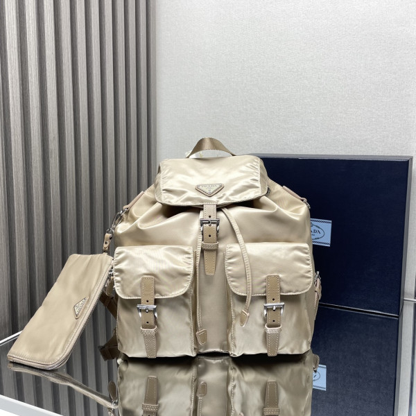 Pra*a re-nylon backpack-30*32*15cm