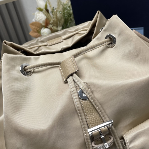 Pra*a re-nylon backpack-30*32*15cm