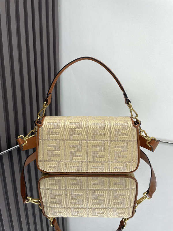 F**di baguette-26*13*6cm