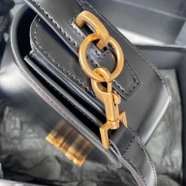 y*l voltaire in box Sa**t Lau*nt