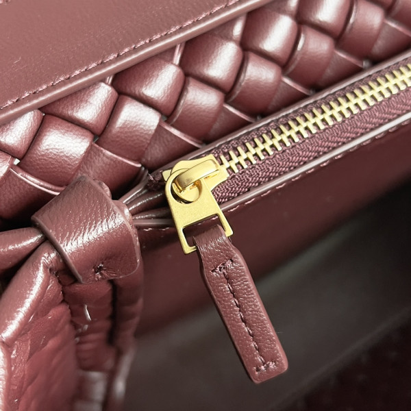 bo*te*ga Ve*ne*ta patti top handle bag