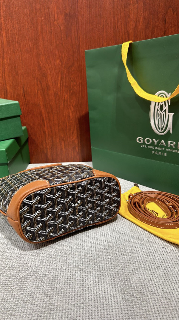 Go*ard beluga - 23×18.5×8cm