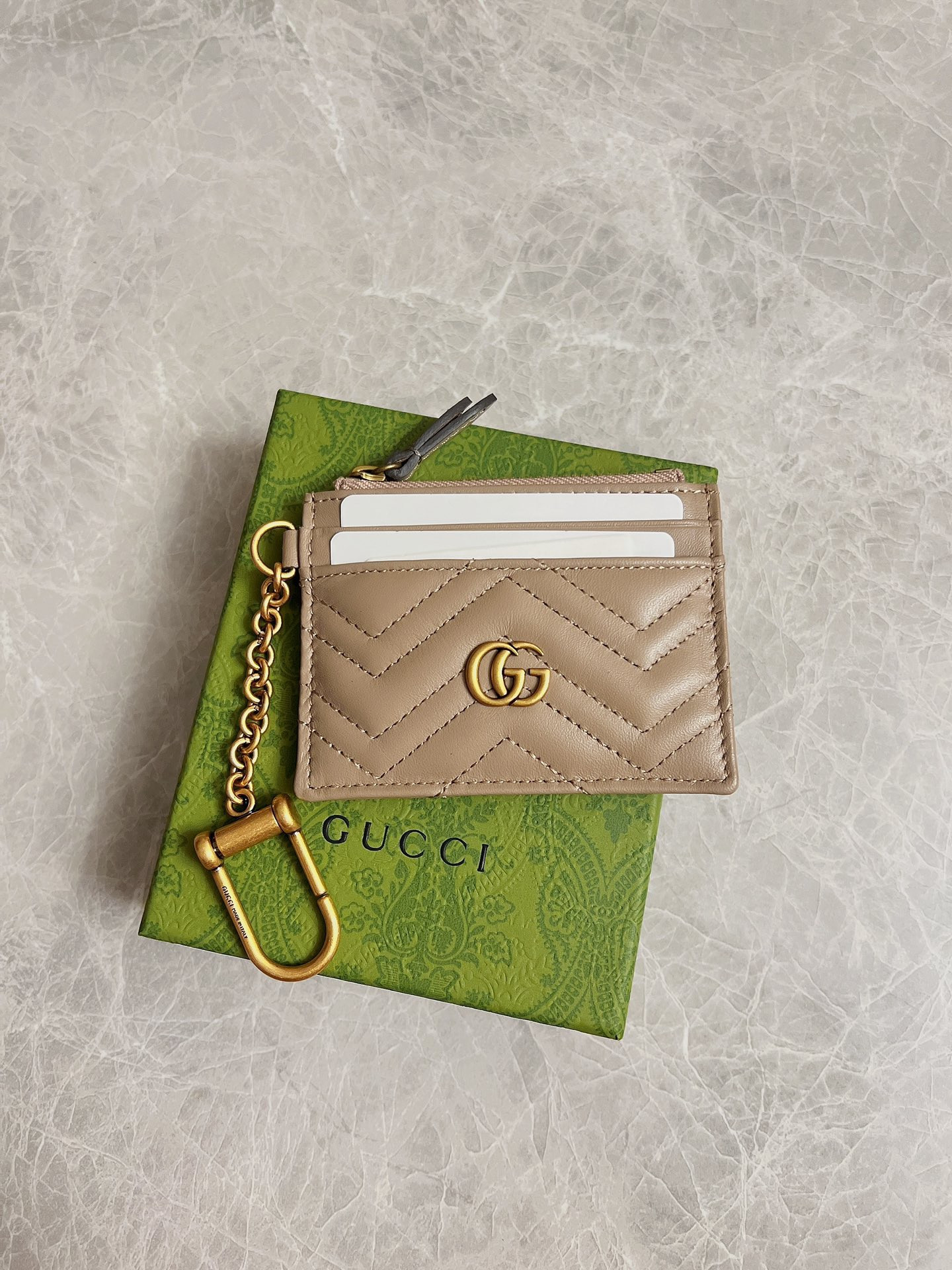 G*u*i gg marmont keychain wallet