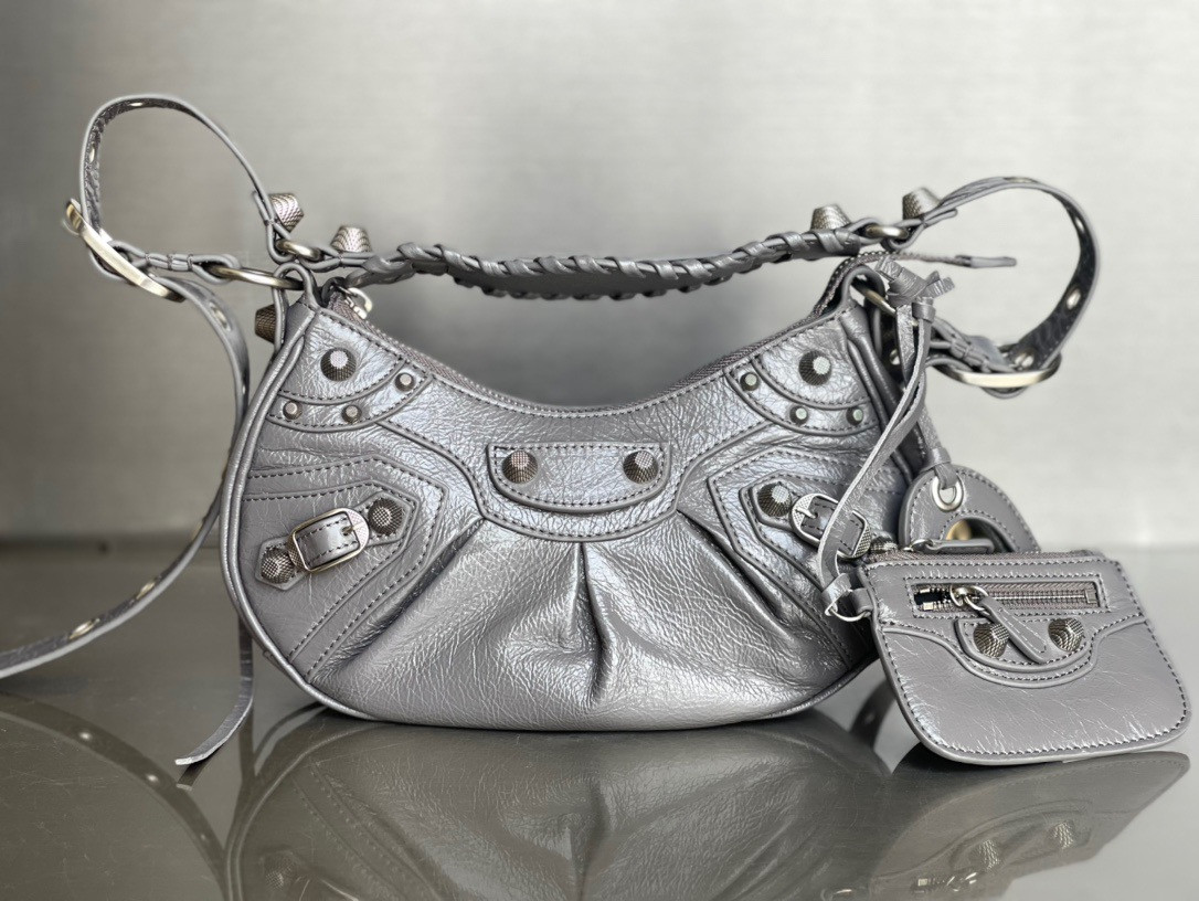 Ba*len*cia*ga women's le cagole xs shoulder bag