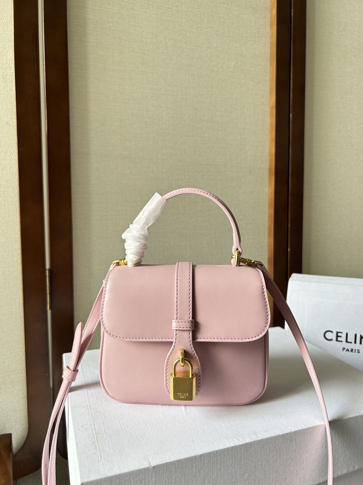 Celin* MINI CHAIN CLAUDE